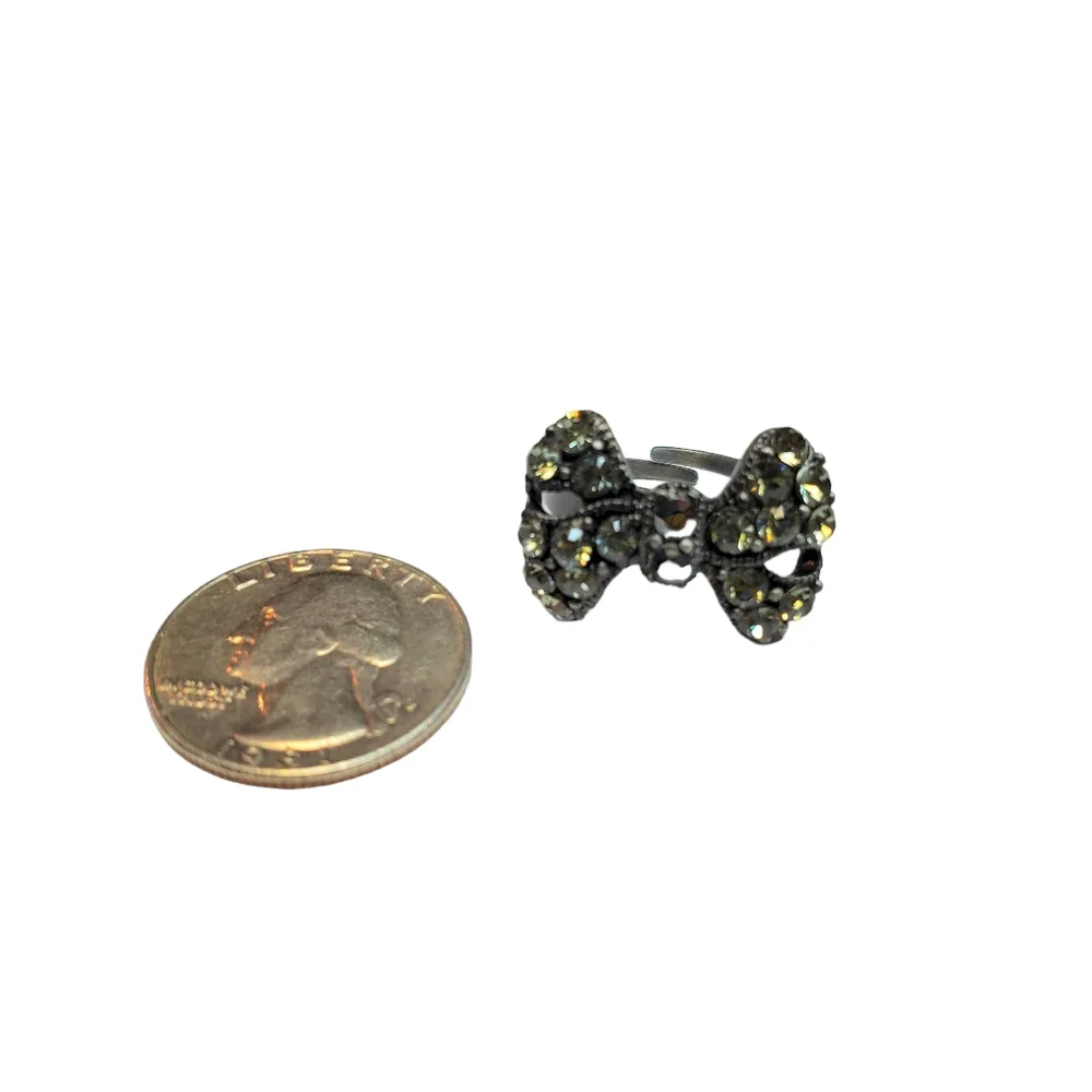 Vintage bow adjustable ring